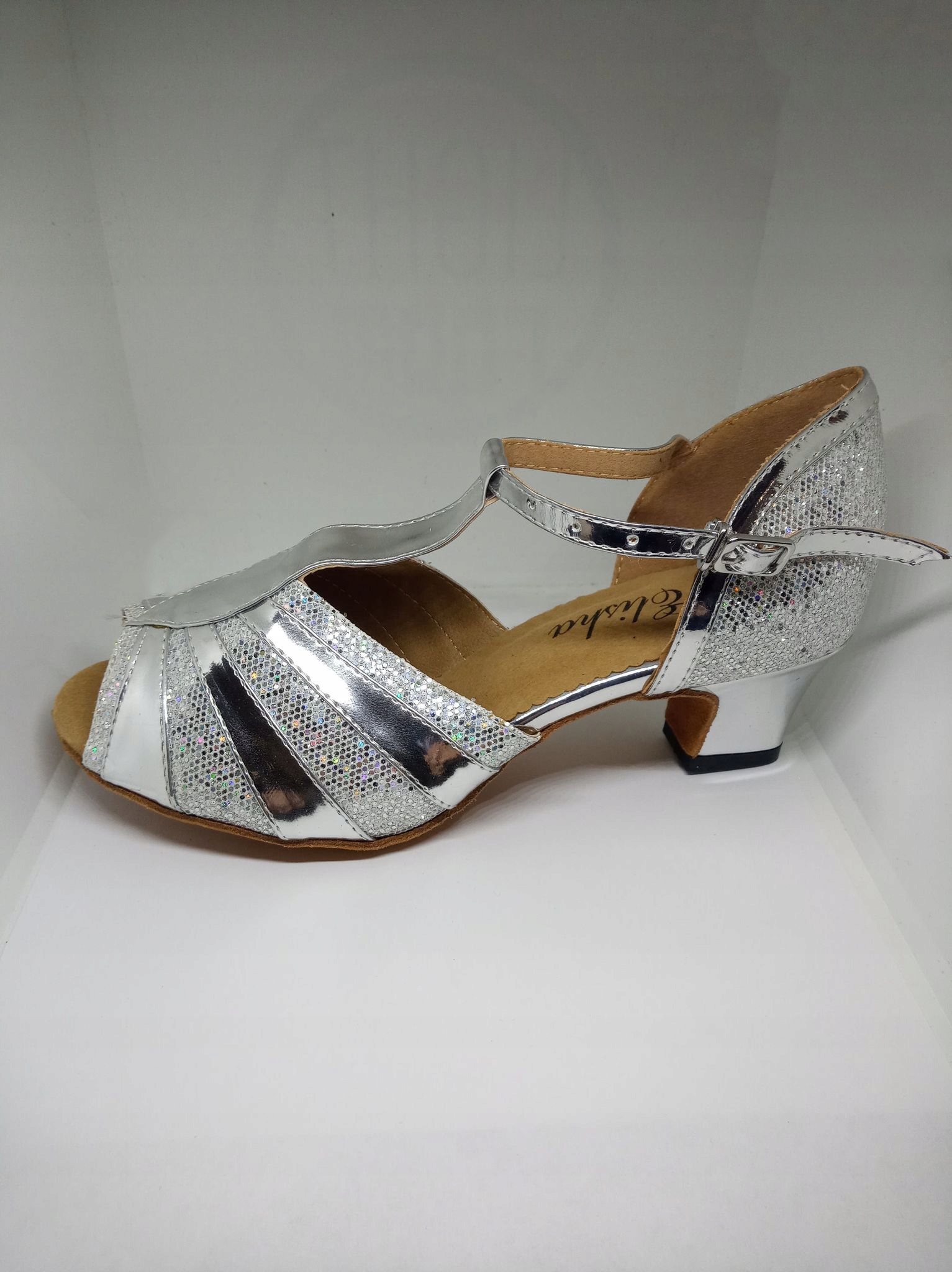 Damskie-buty-do-tanca-lakierowane-Srebrne-37